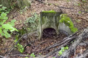 Ligne Maginot - CESARHOF 3 - (Cuve pour arme d'infanterie) - Encuvement de la Tourelle démontable, et la sortie de la galerie d'accès.