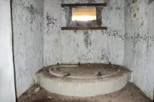 Ligne Maginot - PA DU LINSENBERG 4 - (Blockhaus pour canon) - Chambre de tir
Emplacement de l’affût à crinoline du canon de 47mm