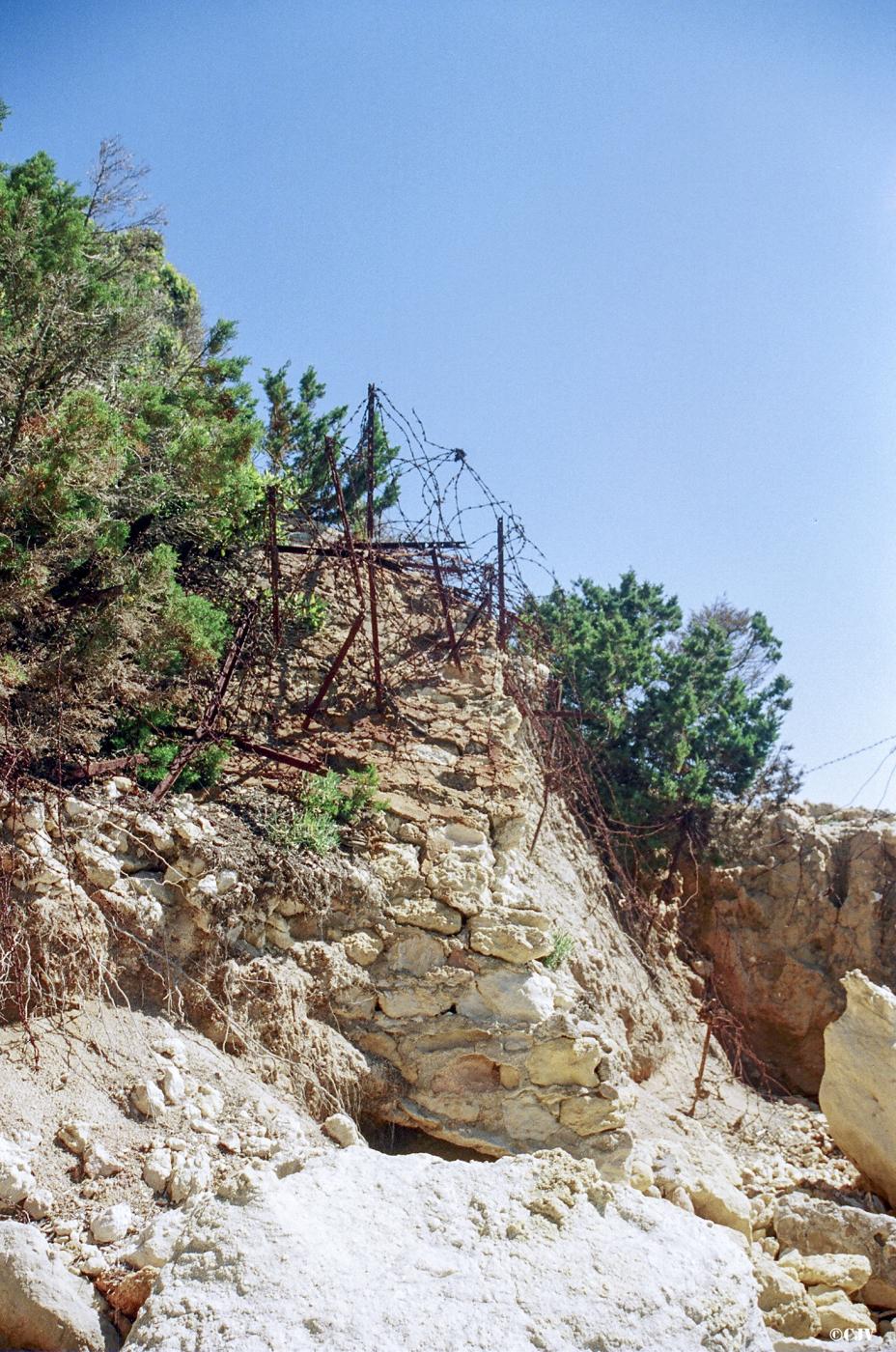 Ligne Maginot - CAPO BIANCO SUD - (Casemate d'infanterie - Simple) - Le réseau de barbelés