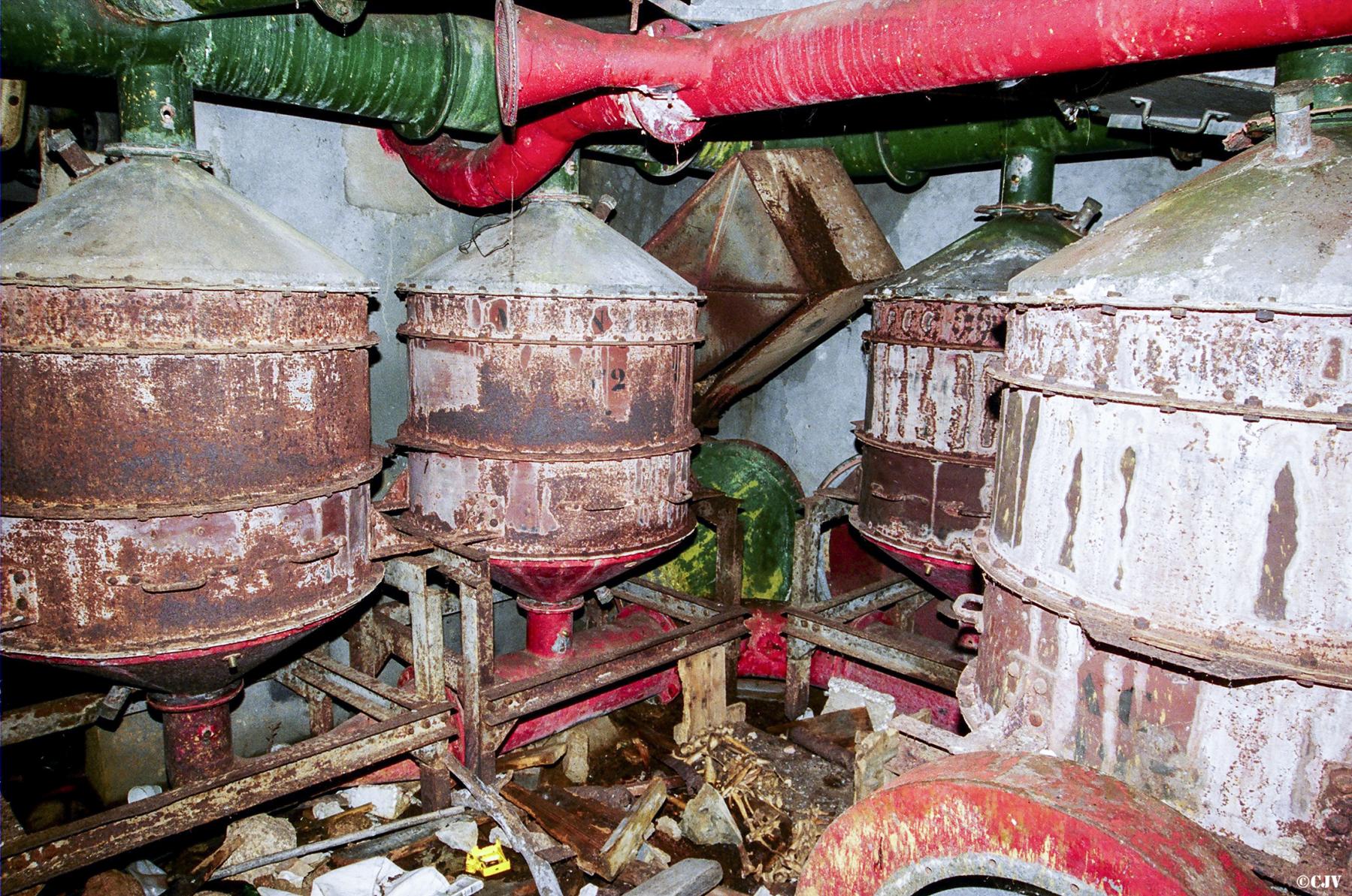 Ligne Maginot - SANT' AMANZA (Casemate d'artillerie) - La ventilation avec quatre filtres