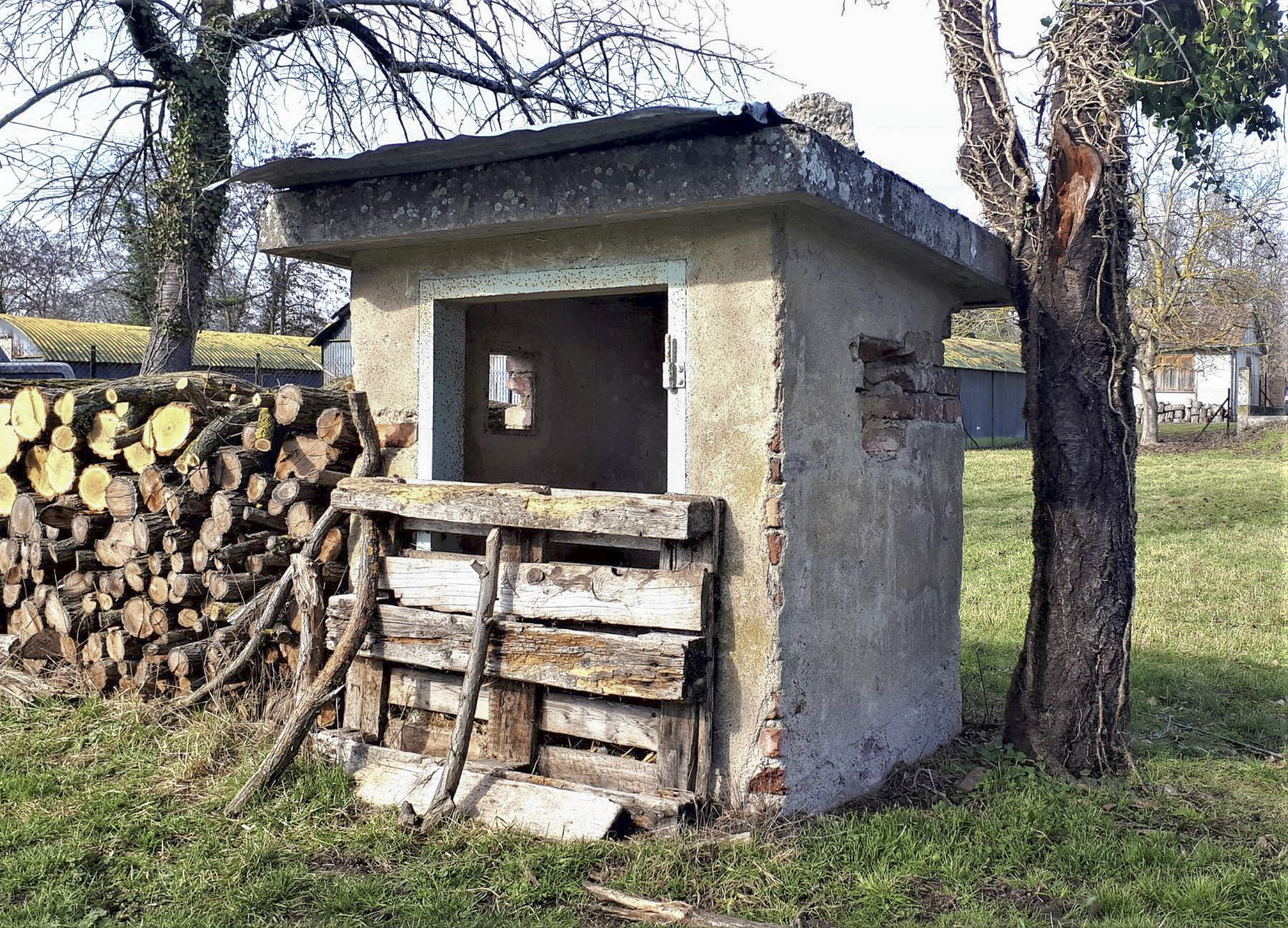 Ligne Maginot - 46A/1 - LIMBOURG PONT - (Abri) - Niche de stockage extérieur