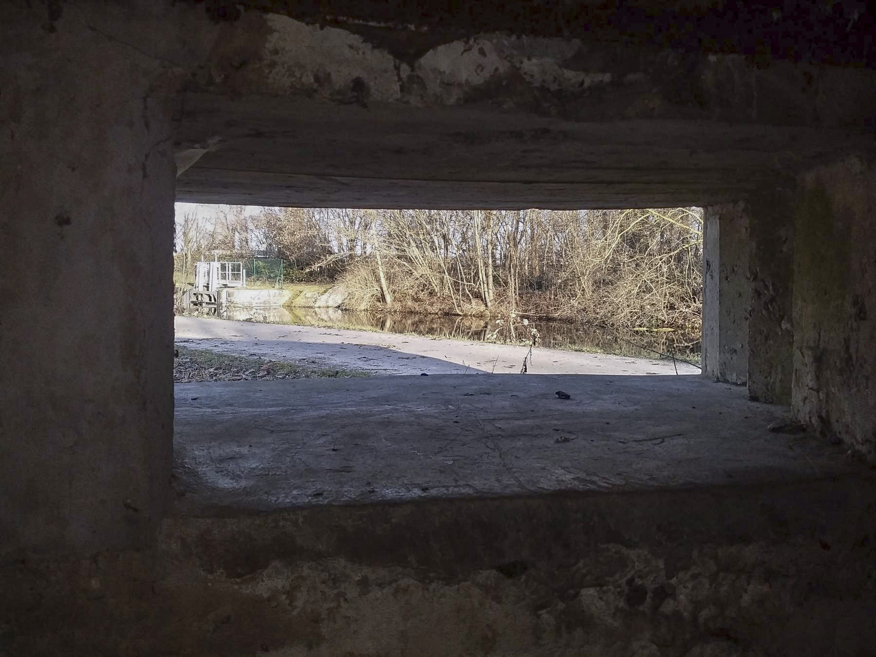 Ligne Maginot - ECLUSE 67 - 1 - (Blockhaus pour canon) - Vue vers le pont