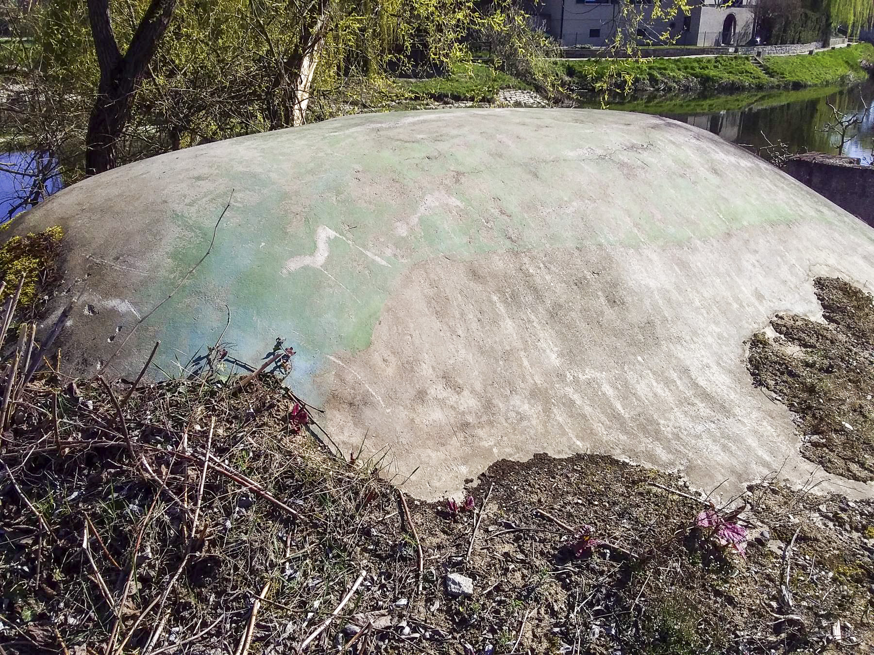 Ligne Maginot - ILLHAEUSERN 1 - (Blockhaus pour arme infanterie) - De beaux restes de camouflage sur le dessus