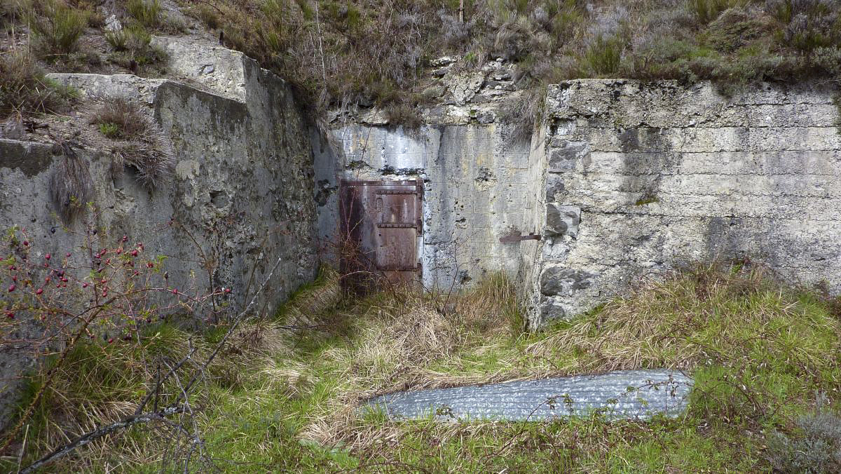 Ligne Maginot - COL DE BRAUS - (Central téléphonique isolé) -  Entrée du central téléphonique