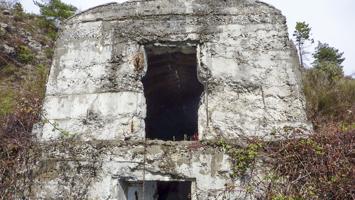 Ligne Maginot - COL DE BRAUS - (Central téléphonique isolé) -  Double casernement à proximité du central