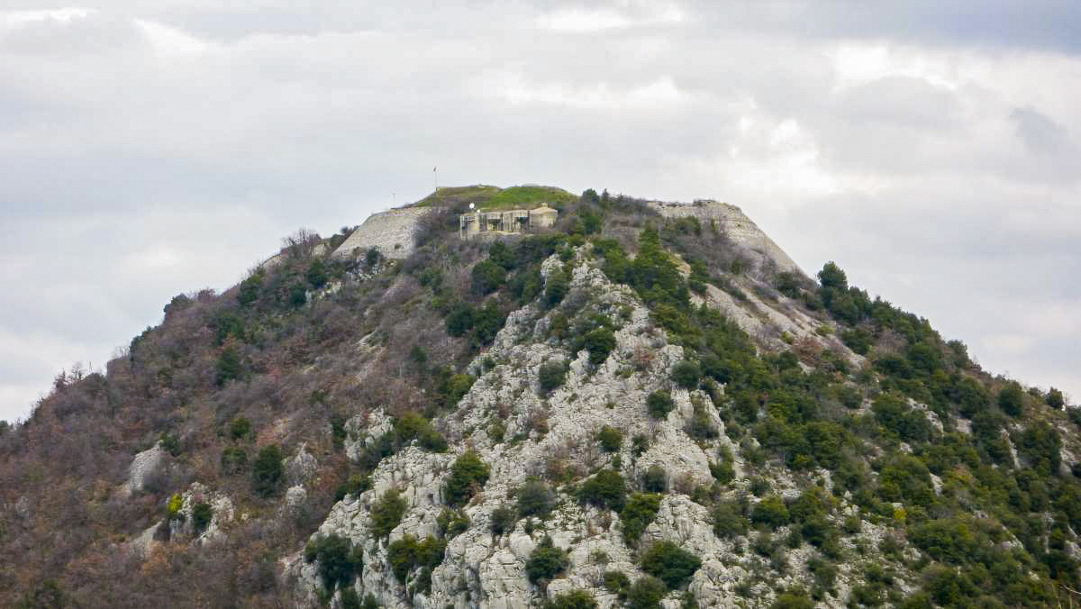 Ligne Maginot - BARBONNET (BT) - (Ouvrage d'artillerie) - Bloc 2 vu du bas