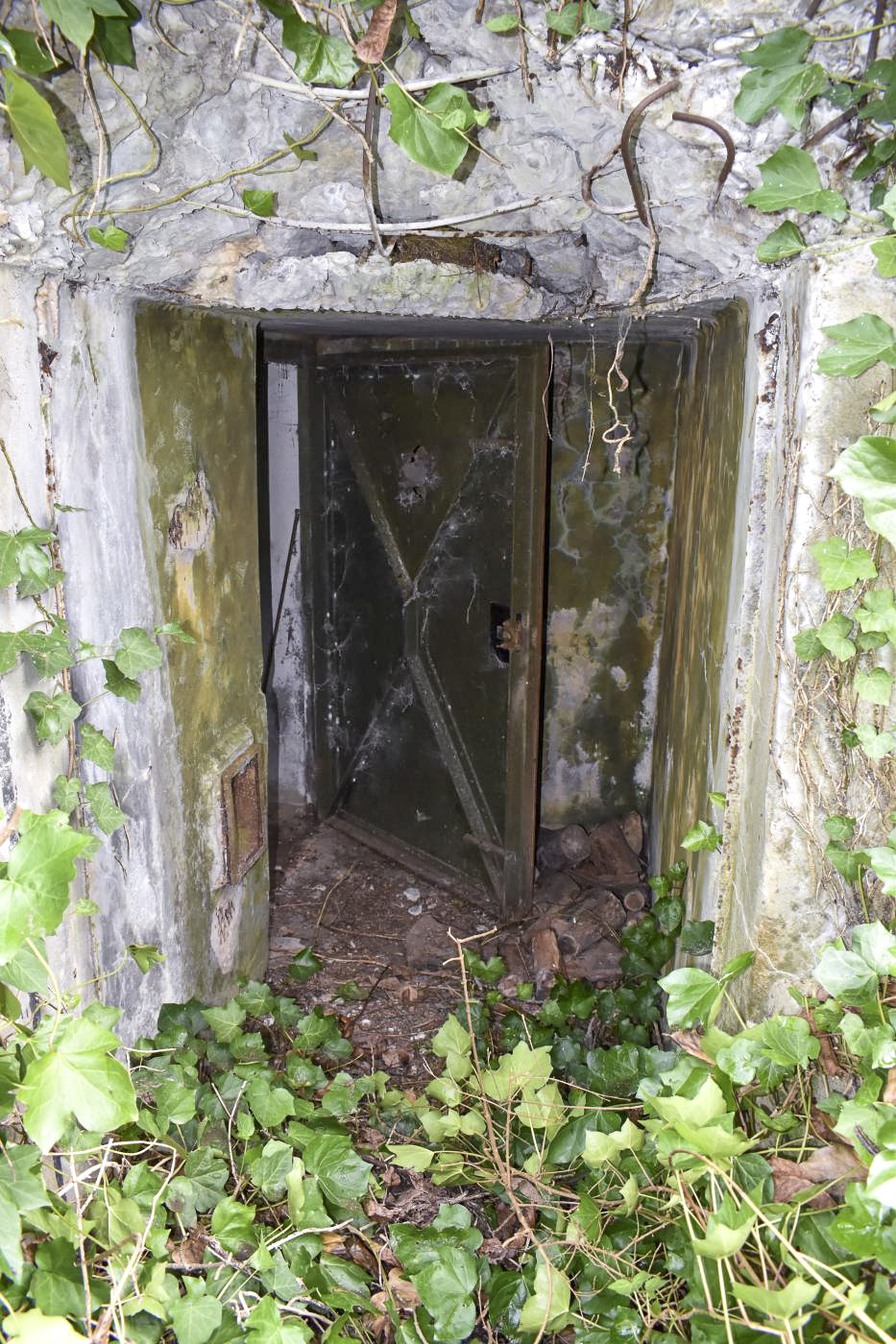 Ligne Maginot - ECLUSE 52 SUD - (Blockhaus pour canon) - Entrée en couloir