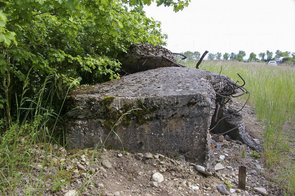 Ligne Maginot - BANTZENHEIM EST - (Blockhaus pour arme infanterie) - Vue de profil