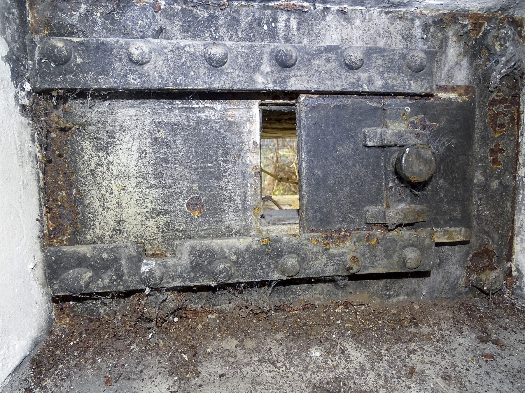 Ligne Maginot - 77 - SAURUNTZ - (Casemate d'infanterie - Double) - Créneau pour FM.