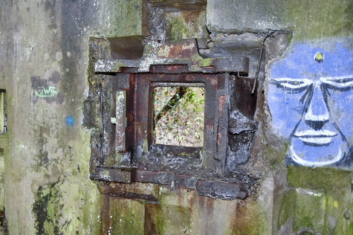 Ligne Maginot - GEISPITZEN - (Stand de tir) - Créneaux mitrailleuses coté intérieur.
