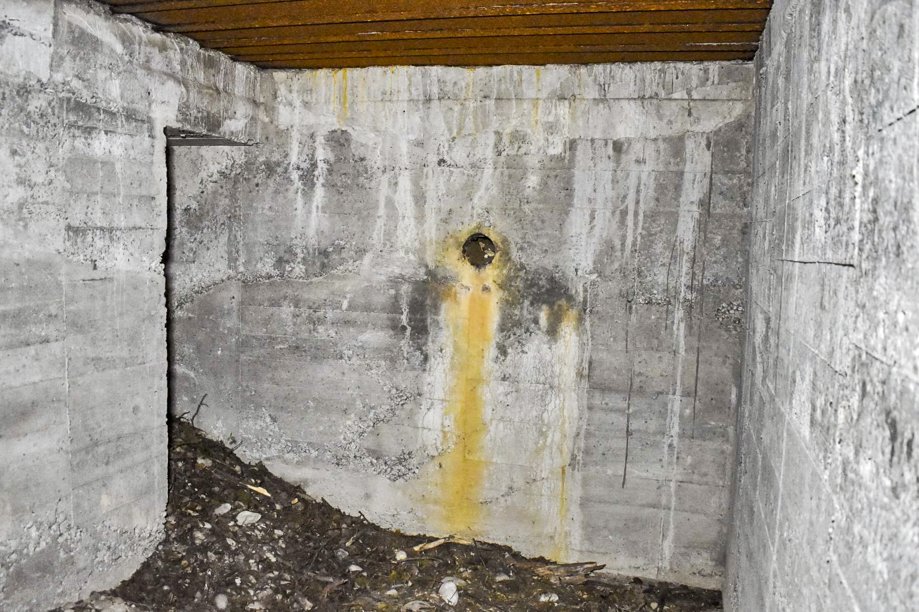 Ligne Maginot - JACQUELINE - (Position d'artillerie préparée) - Abri
Cheminée côté nord