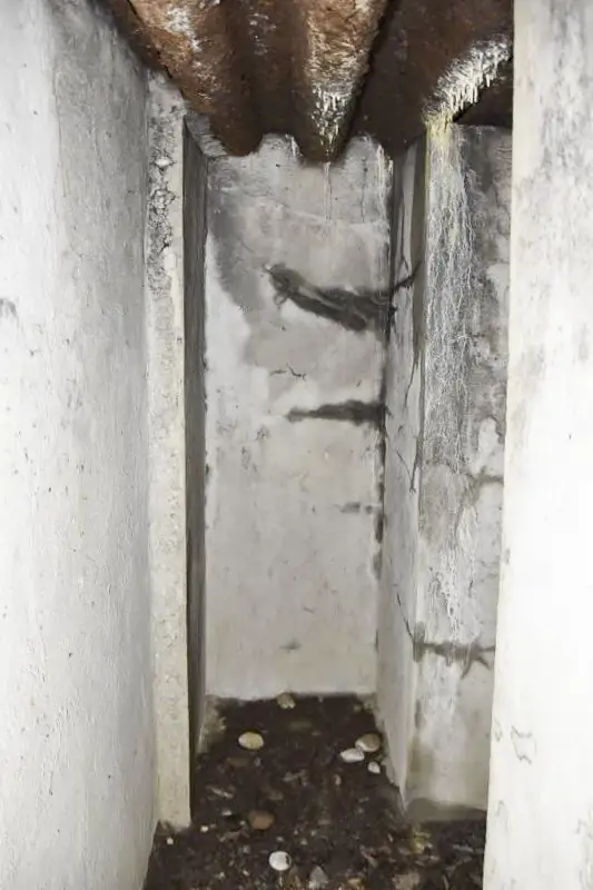 Ligne Maginot - SCHLIERBACH - (Abri) - Couloir nord, au fond la niche et à droite l'accès à la salle.