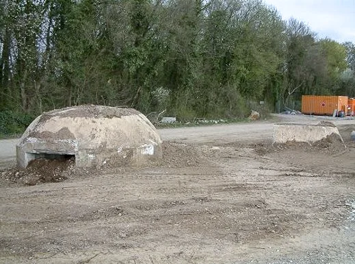 Ligne Maginot - SIERENTZ 1 - (Blockhaus pour canon) - Avant destruction lors de la création du rond-point de l'échangeur.