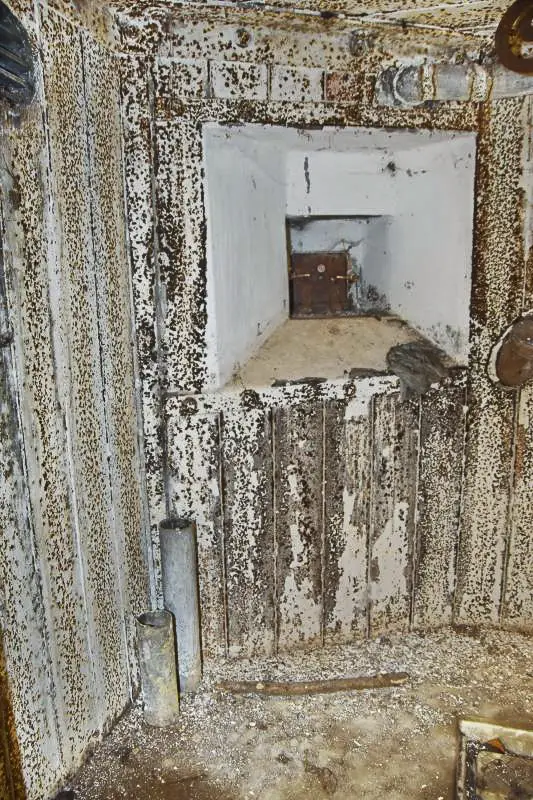 Ligne Maginot - 90 - HELFRANTZKIRCH NORD OUEST - (Casemate d'infanterie - double) - Créneau de défense rapproché des latrines