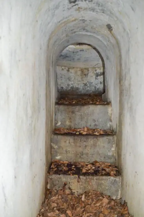 Ligne Maginot - BETTLACH NORD 1 - (Blockhaus pour arme infanterie) - L'escalier d'accès à la coupole
