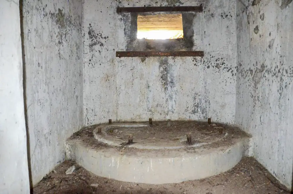 Ligne Maginot - PA DU LINSENBERG 4 - (Blockhaus pour canon) - Chambre de tir
Emplacement de l’affût à crinoline du canon de 47mm