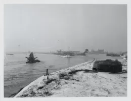 Ligne Maginot - BASSIN AUX PETROLES - (Casemate d'infanterie - Double) - Vue sur la cloche VDP et l'entrée du Port de Strasbourg