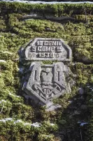 Ligne Maginot - GLASERBERG (ROUTE STRATéGIQUE) - (Infrastructure routière) - Pont et mur de soutènement (G)
Cartouche du 10e Génie sur le mur de soutènement