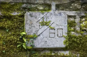 Ligne Maginot - GLASERBERG (ROUTE STRATéGIQUE) - (Infrastructure routiére) - Mur de soutènement (C) cartouche du III/60 RI