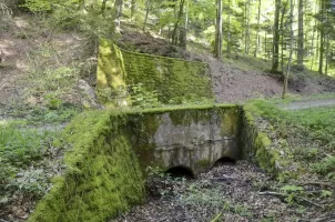 Ligne Maginot - GLASERBERG (ROUTE STRATéGIQUE) - (Infrastructure routiére) - Pont et mur de soutènement (G)