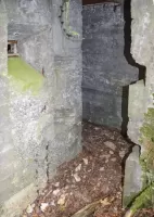 Ligne Maginot - NEUNEICH 7 - (Abri) - Entrée de droite, avec vue sur le créneau de tir et les réservations pour la porte