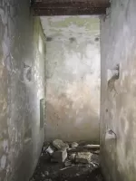 Ligne Maginot - VERRERIES (DES) - (Blockhaus pour arme infanterie) - L'entrée en chicane et les réservations pour une porte non installée