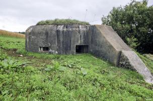 Ligne Maginot - VERRERIES (DES) - (Blockhaus pour arme infanterie) - Créneau mitrailleuse et créneau FM de la façade Sud-Ouest
