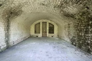 Ligne Maginot - FORT DE BOIS D'OYE - (Position d'artillerie préparée) - Le casernement                                                               
