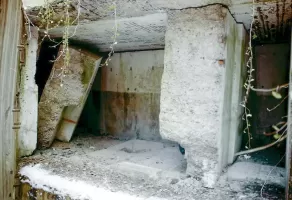 Ligne Maginot - FORT DE ROPPE - (Position d'artillerie préparée) - Le coffre original du Saillant 4 détruit par l'explosion de 1932.