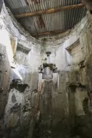 Ligne Maginot - FORT DE VEZELOIS - (Position d'artillerie préparée) - La tourelle de mitrailleuses est ferraillée