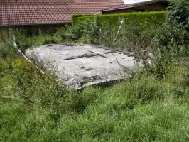 Ligne Maginot - REMORAY (TD N° 380) - (Cuve pour arme d'infanterie) - Seul reste le radier. 
La tourelle a été démontée