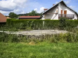 Ligne Maginot - REMORAY (TD N° 380) - (Cuve pour arme d'infanterie) - Blockhaus situé dans un pré à l'arrière des habitations.
