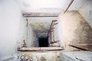 Ligne Maginot - PERTUSATO P4-A - (Blockhaus pour arme infanterie) - L'escalier (sans marches) vers l'abri