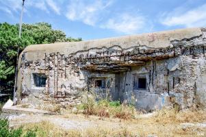 Ligne Maginot - SANTA GIULIA - (Casemate d'infanterie - Simple) - Deux créneaux pour JM et un créneau pour FM