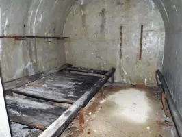 Ligne Maginot - COURBATON - MAGASIN DE SECTEUR - (Dépôt de Munitions) - La chambrée du corps de garde du temps de guerre
