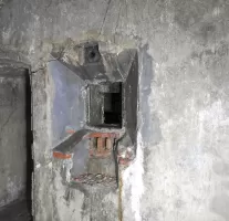 Ligne Maginot - COURBATON - MAGASIN DE SECTEUR - (Dépôt de Munitions) - Le créneaux à lampes