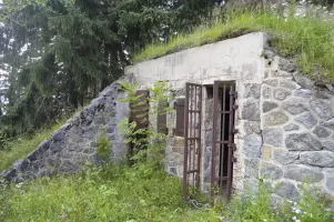 Ligne Maginot - COURBATON - Batterie N° 3 - Poste de commandement et téléphone à la pièce n°4
