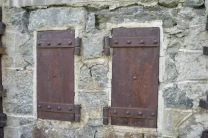 Ligne Maginot - COURBATON - Batterie N° 3 - Poste de commandement et téléphone à la pièce n°4