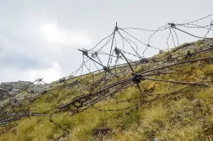 Ligne Maginot - BECCIA - (Abri) - Restes du réseau de barbelés