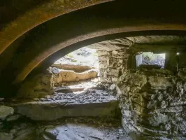 Ligne Maginot - COTE 2565 - (Blockhaus pour arme infanterie) - Créneau orienté vers le col de la Met