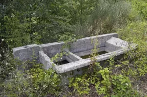 Ligne Maginot - CHAMP DE TIR D'AGAISEN (CT) - E04 - (Abri actif) - Le lavoir devant l'entrée