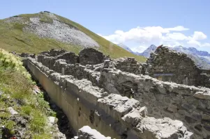 Ligne Maginot - SOLLIERES (BARAQUEMENTS DE) - (Casernement) - Couloir couvert pour la période hivernale