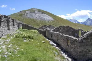 Ligne Maginot - SOLLIERES (BARAQUEMENTS DE) - (Casernement) - Couloir couvert pour la période hivernale