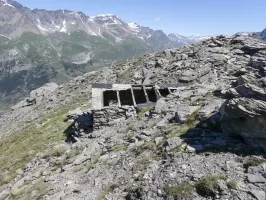 Ligne Maginot - OUILLON DES ARCELLINS - (Blockhaus pour arme infanterie) - Petit abri dont le toit à été refait 