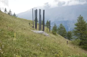 Ligne Maginot - REVETS - (Casernement) - Les rails paravalanche