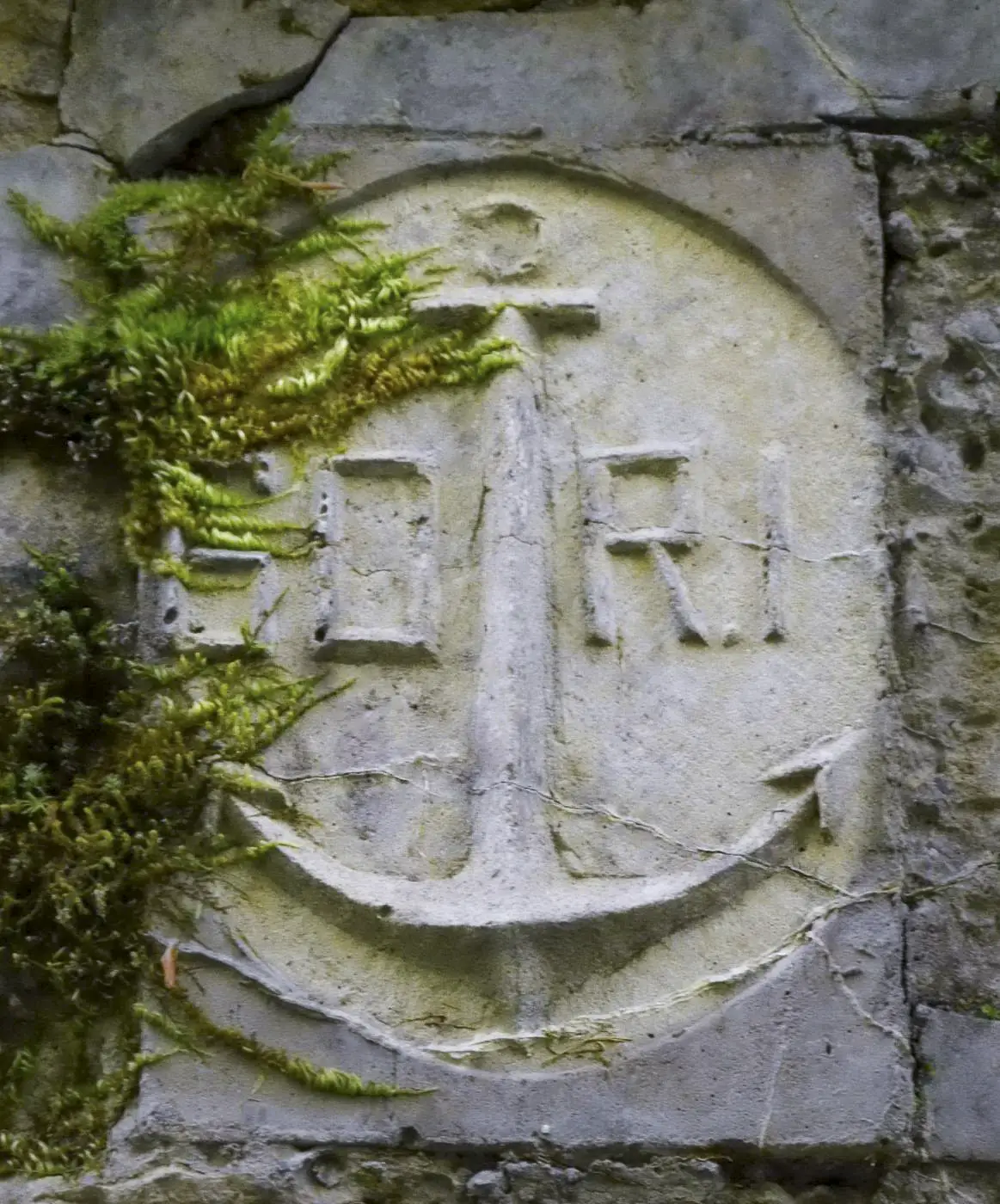 Ligne Maginot - GLASERBERG (ROUTE STRATéGIQUE) - (Infrastructure routiére) - Mur de soutènement (D) cartouche du 60 RI