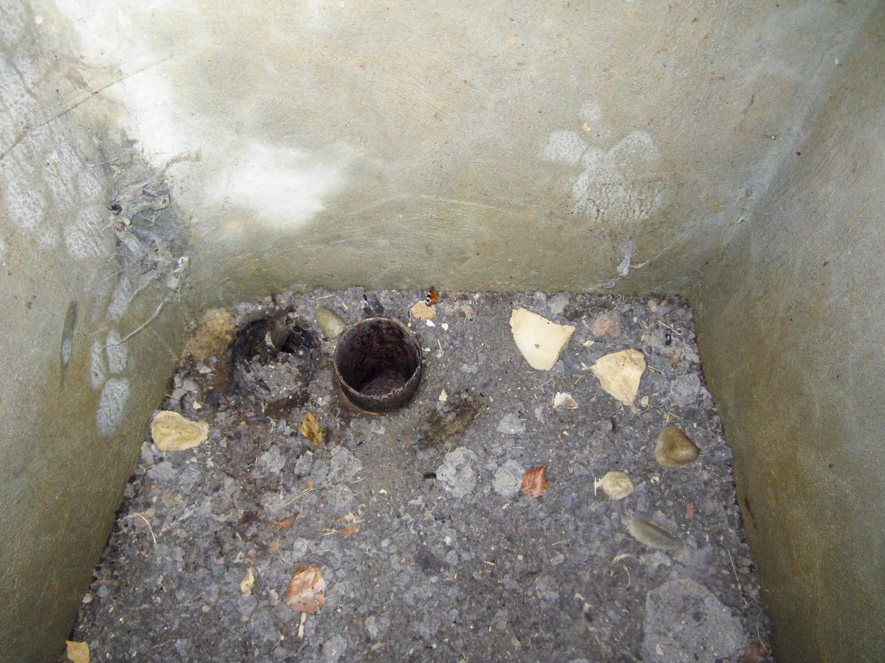 Ligne Maginot - VERRERIES (DES) - (Blockhaus pour arme infanterie) - Arrivée des câbles téléphoniques