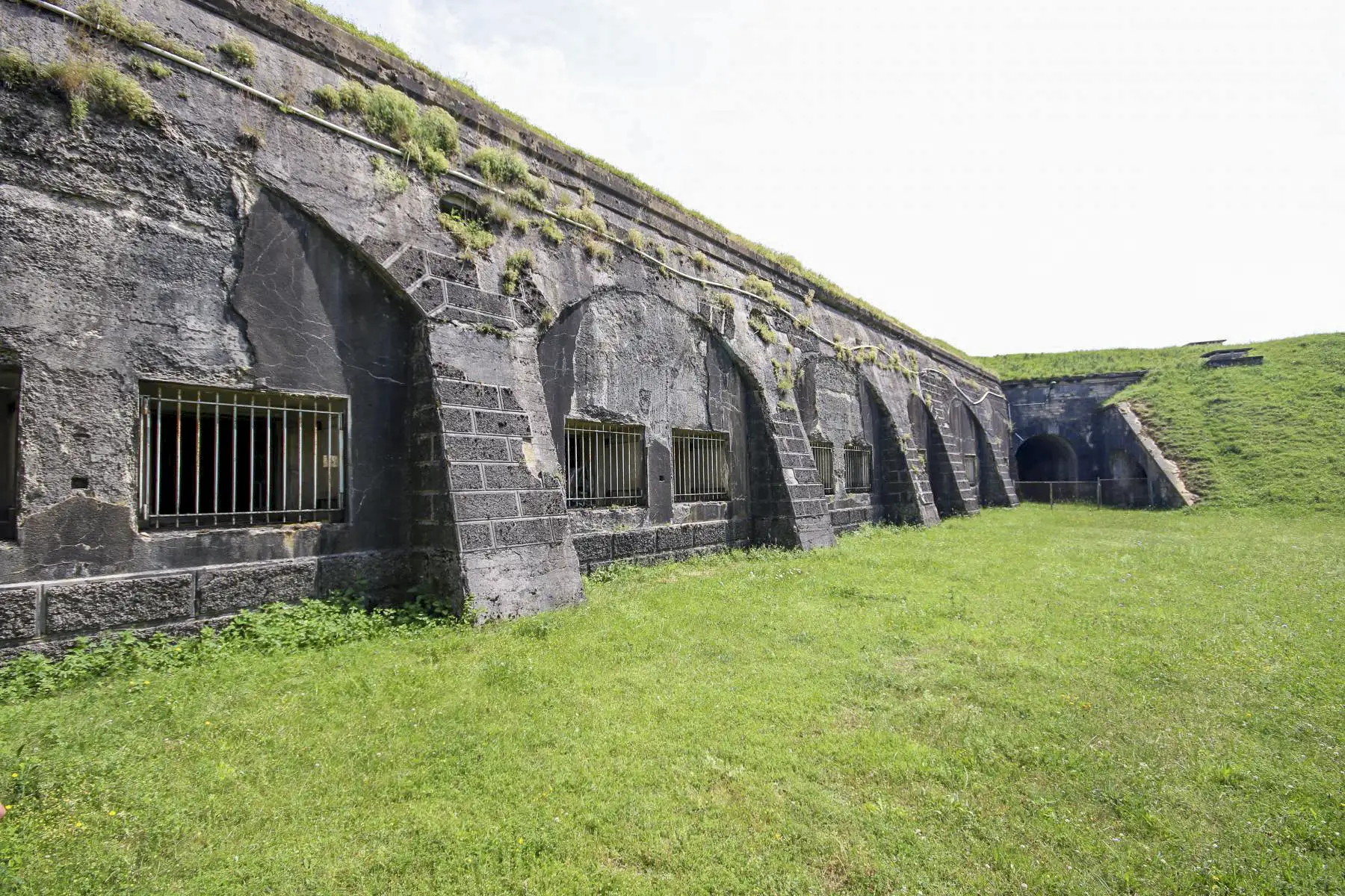 Ligne Maginot - FORT DE VEZELOIS - (Position d'artillerie préparée) - Caserne renforcée