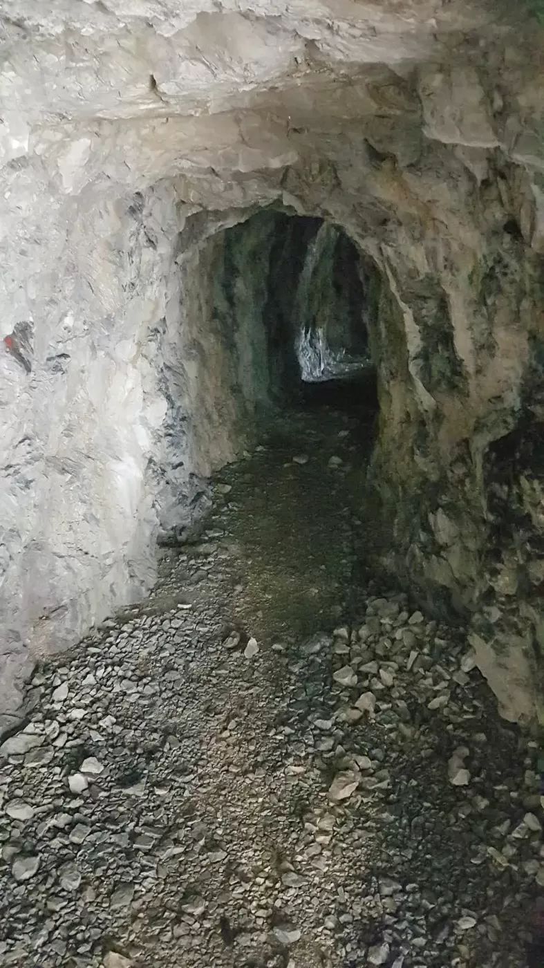 Ligne Maginot - F105 - DINGY-SAINT-CLAIR SUD - HS120 - (Blockhaus pour arme infanterie) - Début du tunnel.