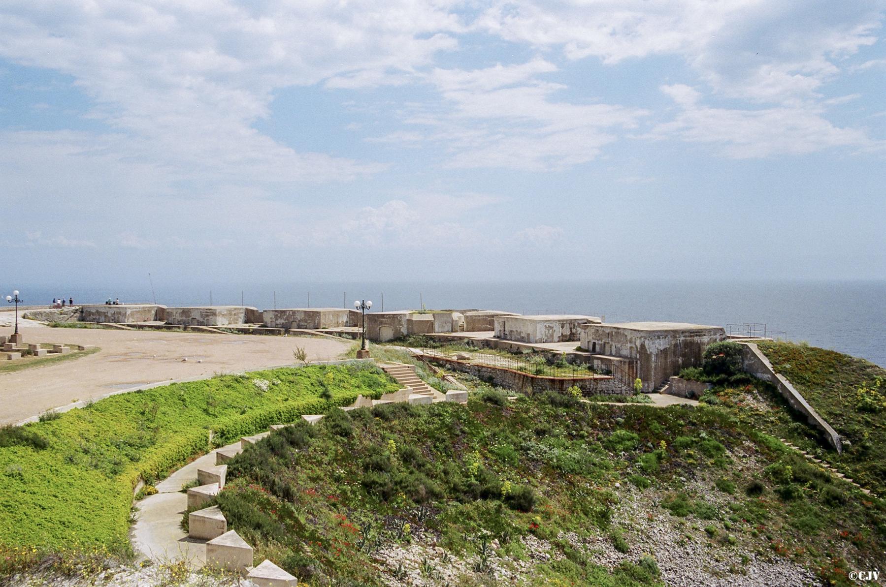 Ligne Maginot - BATTERIE DE LA CITADELLE DE BONIFACIO - (Position d'artillerie préparée) - La batterie